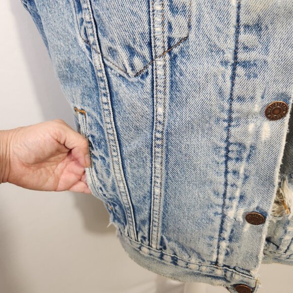 Levi's Mens Size Large Blue Denim Distressed Shredded Trucker Vest Jacket Grunge - Picture 10 of 14